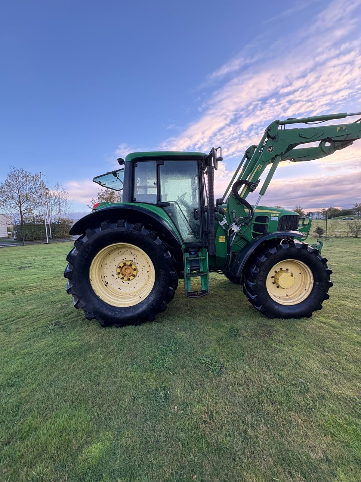 John Deere 6830, Gebrauchtmaschine, Baujahr: 2008, Betriebsstunden: 10400 Stunden (Bild 4) Traktor des Typs John Deere 6830, Gebrauchtmaschine in Lohe-Rickelshof (Bild 4)