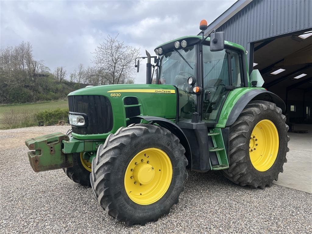 Traktor des Typs John Deere 6830, Gebrauchtmaschine in Vejle (Bild 1)