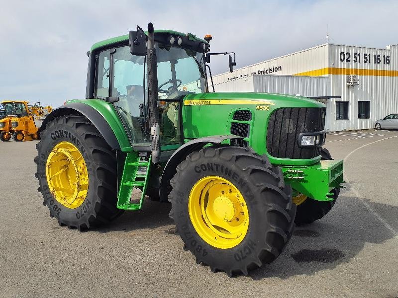 Traktor of the type John Deere 6830, Gebrauchtmaschine in COULONGES SUR AUTIZE (Picture 4)