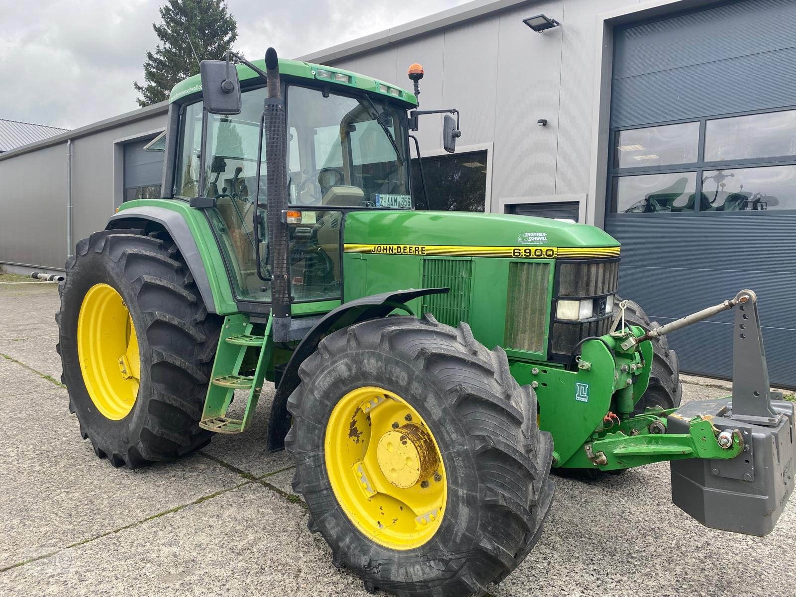 Traktor of the type John Deere 6900 Power Quad, Gebrauchtmaschine in Crombach/St.Vith (Picture 1)