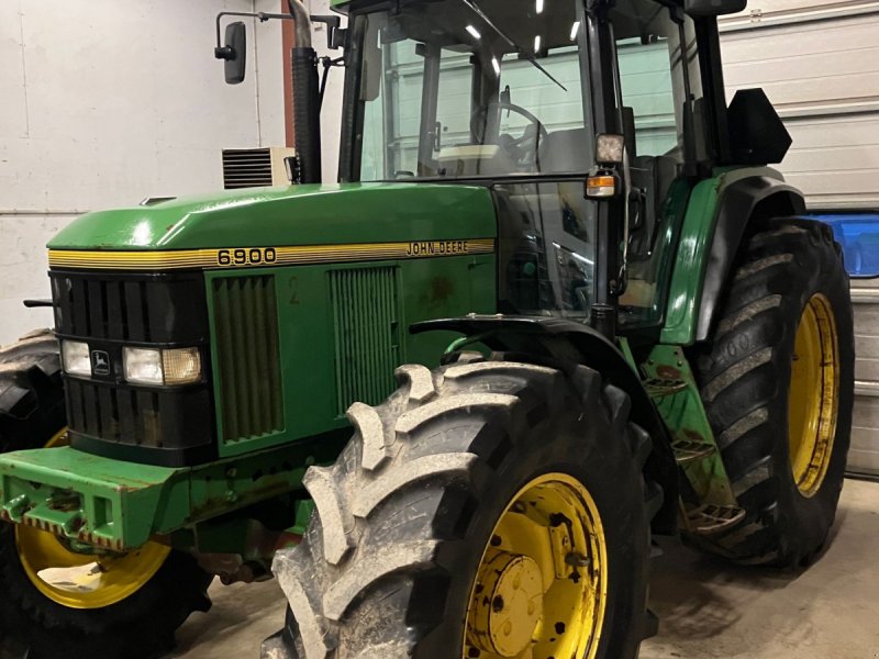 Traktor типа John Deere 6900, Gebrauchtmaschine в Rødekro