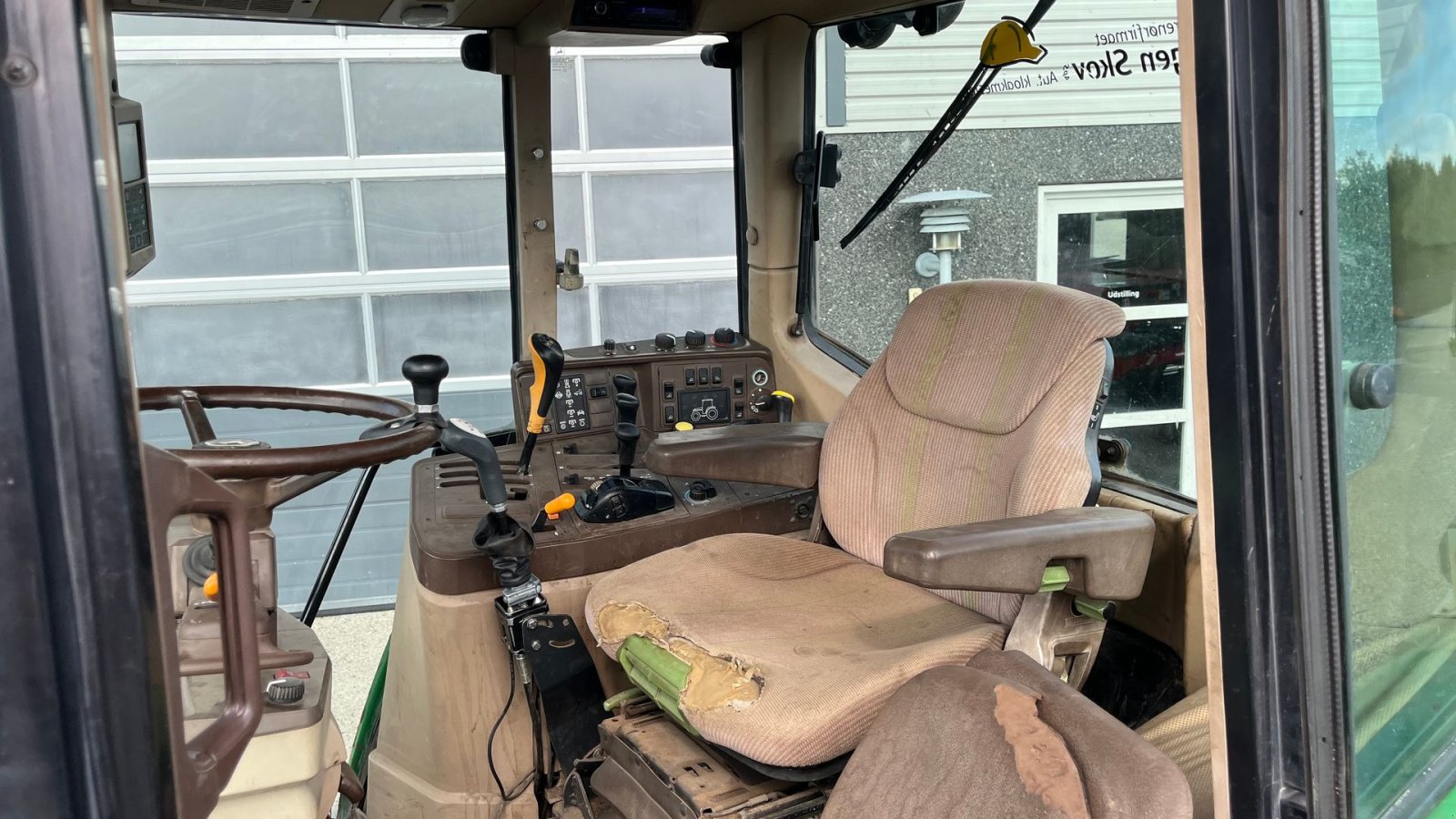 Traktor van het type John Deere 6910 Auto Quad II-TLS Med frontlæsser, Gebrauchtmaschine in Lintrup (Foto 5)