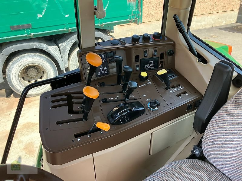 Traktor of the type John Deere 6910 TLS, Powr Quad, Gebrauchtmaschine in Salsitz (Picture 31)