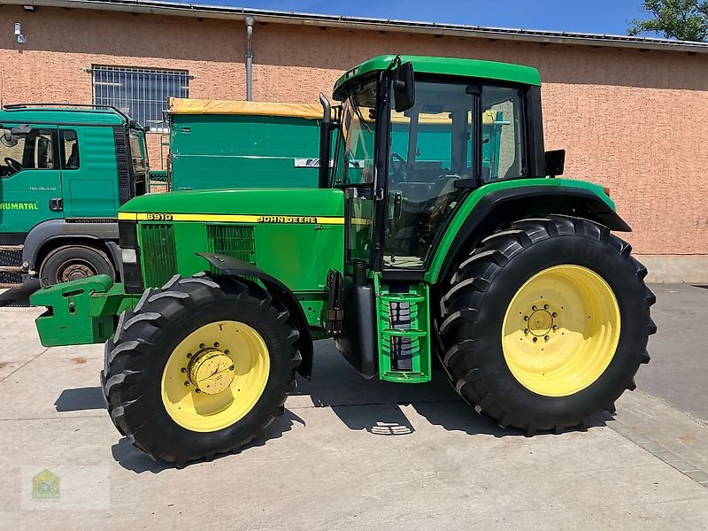 Traktor of the type John Deere 6910 TLS, Powr Quad, Gebrauchtmaschine in Salsitz (Picture 26)