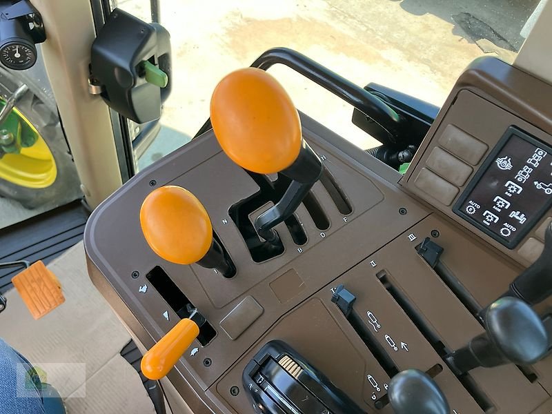 Traktor of the type John Deere 6910 TLS, Powr Quad, Gebrauchtmaschine in Salsitz (Picture 27)