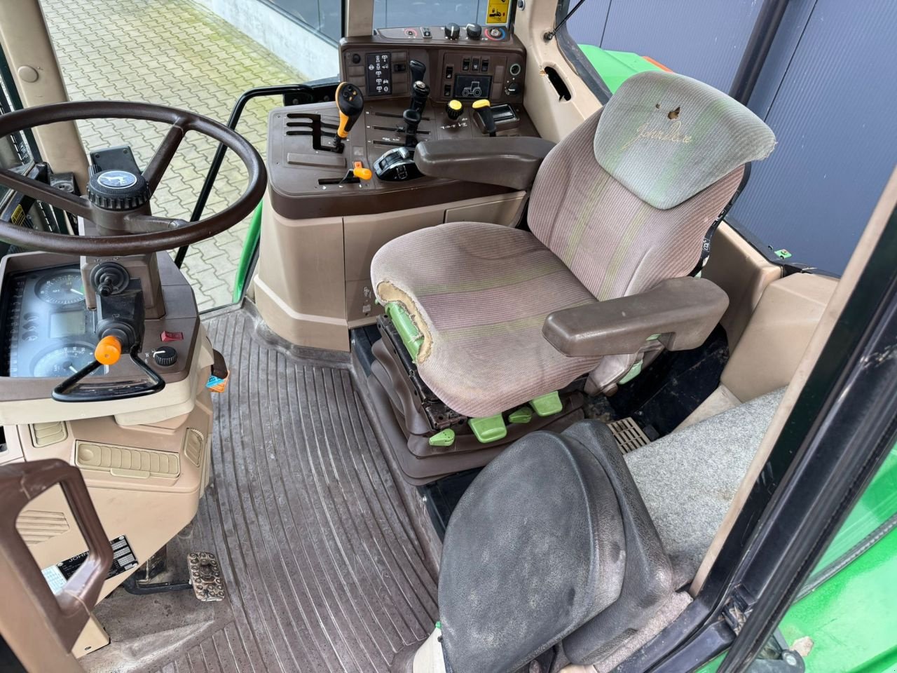 Traktor от тип John Deere 6910, Gebrauchtmaschine в Daarle (Снимка 9)