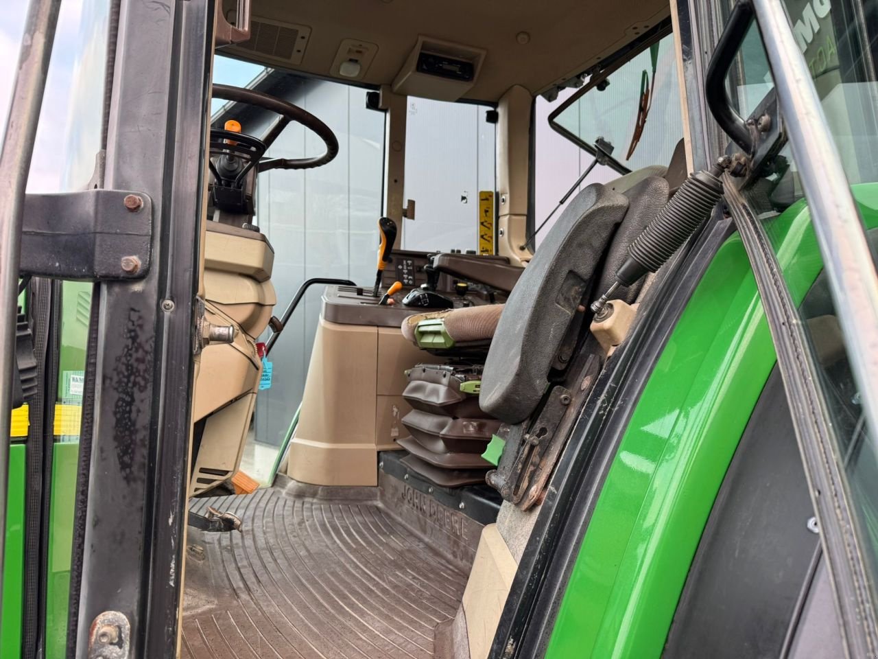 Traktor от тип John Deere 6910, Gebrauchtmaschine в Daarle (Снимка 8)