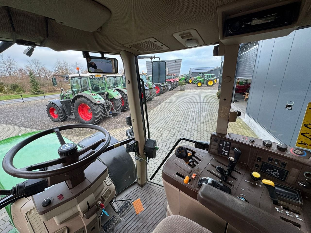 Traktor от тип John Deere 6910, Gebrauchtmaschine в Daarle (Снимка 10)