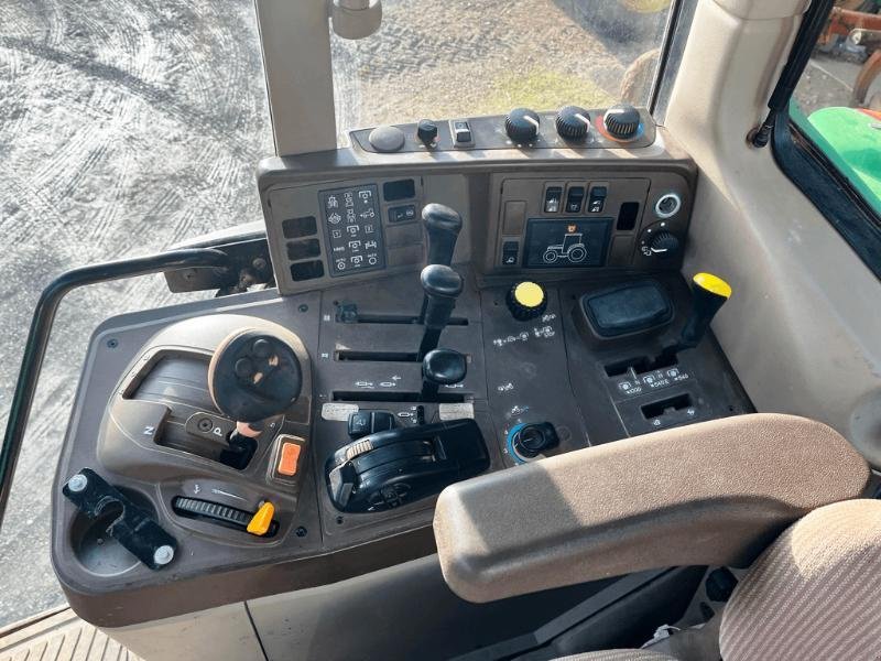 Traktor des Typs John Deere 6920, Gebrauchtmaschine in SAINT-GERMAIN DU PUY (Bild 10)