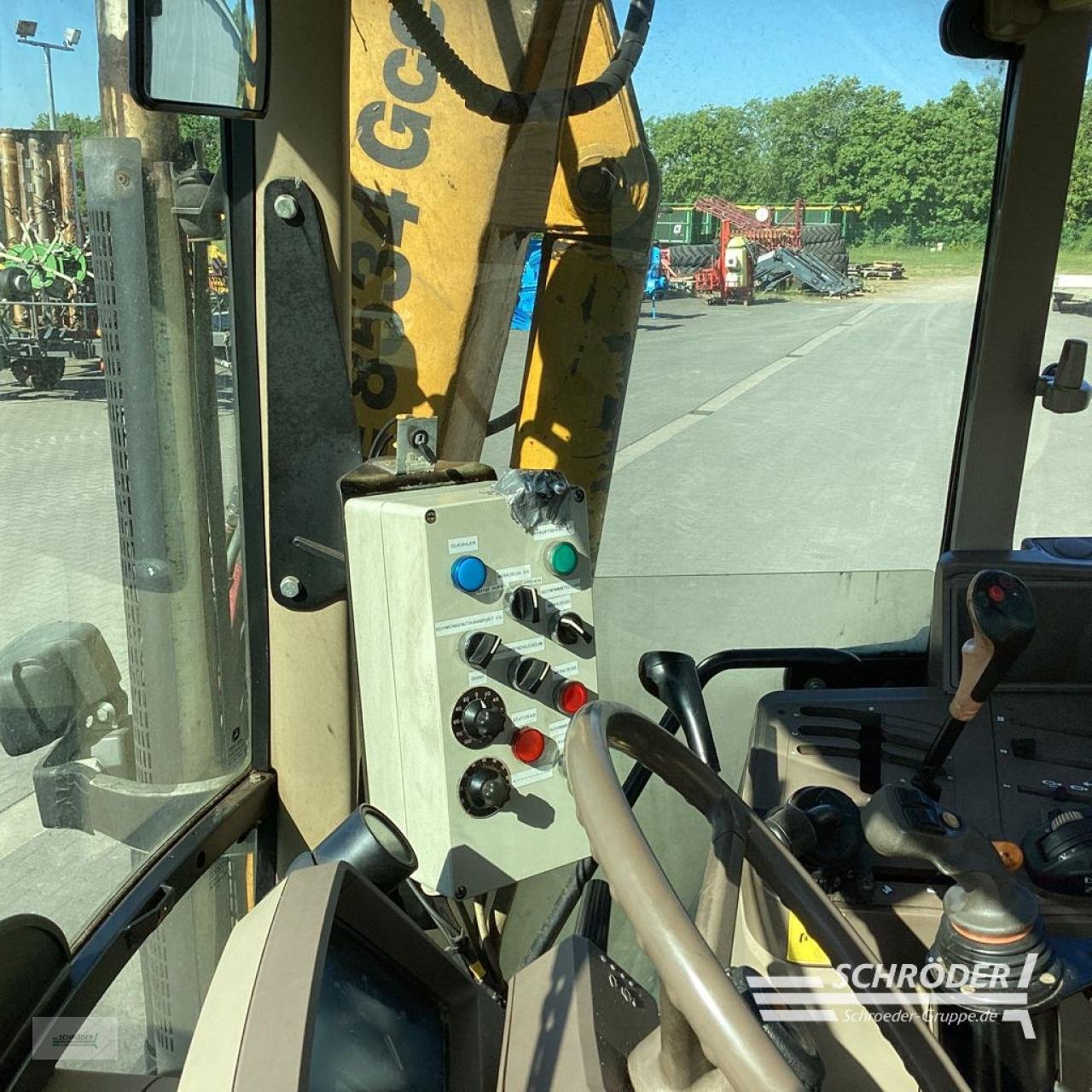 Traktor типа John Deere 6930 + BOS MÄHAUSLEGER + MULCHKOPF, Gebrauchtmaschine в Schwarmstedt (Фотография 3)