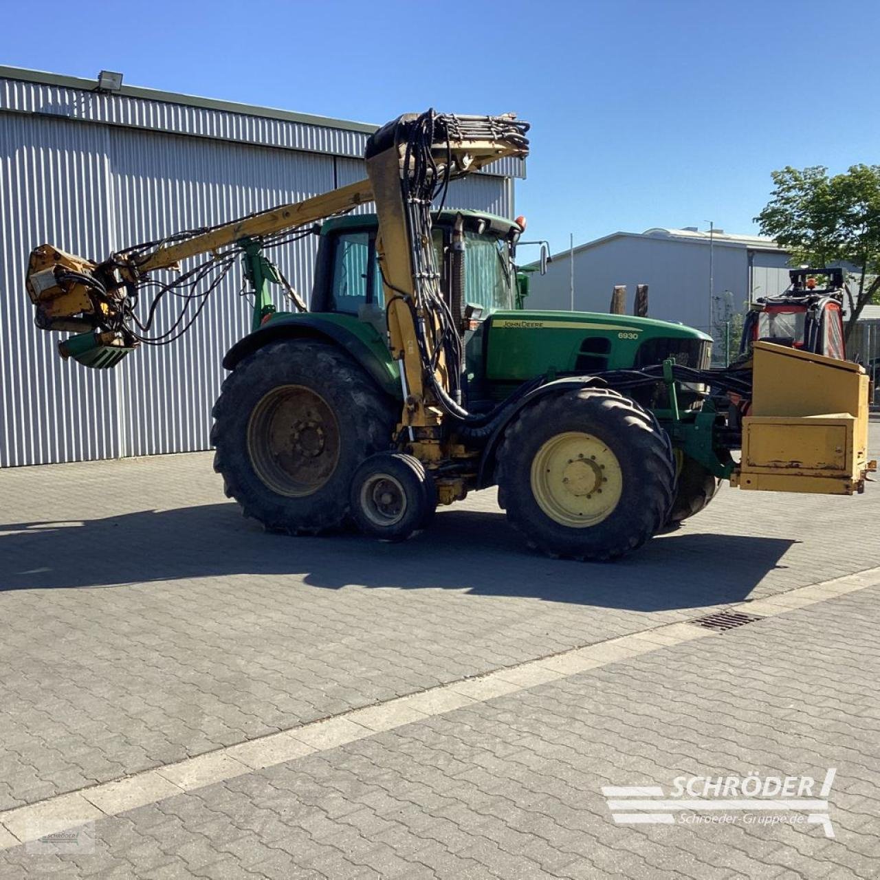 Traktor типа John Deere 6930 + BOS MÄHAUSLEGER + MULCHKOPF, Gebrauchtmaschine в Schwarmstedt (Фотография 7)