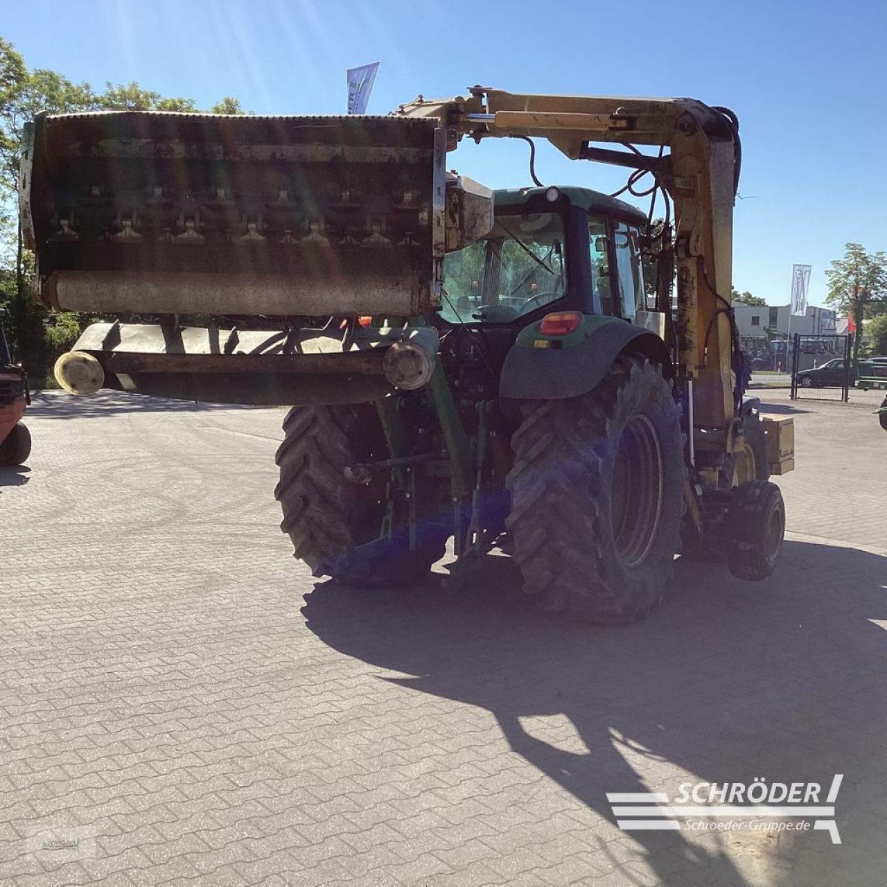 Traktor типа John Deere 6930 + BOS MÄHAUSLEGER + MULCHKOPF, Gebrauchtmaschine в Schwarmstedt (Фотография 8)