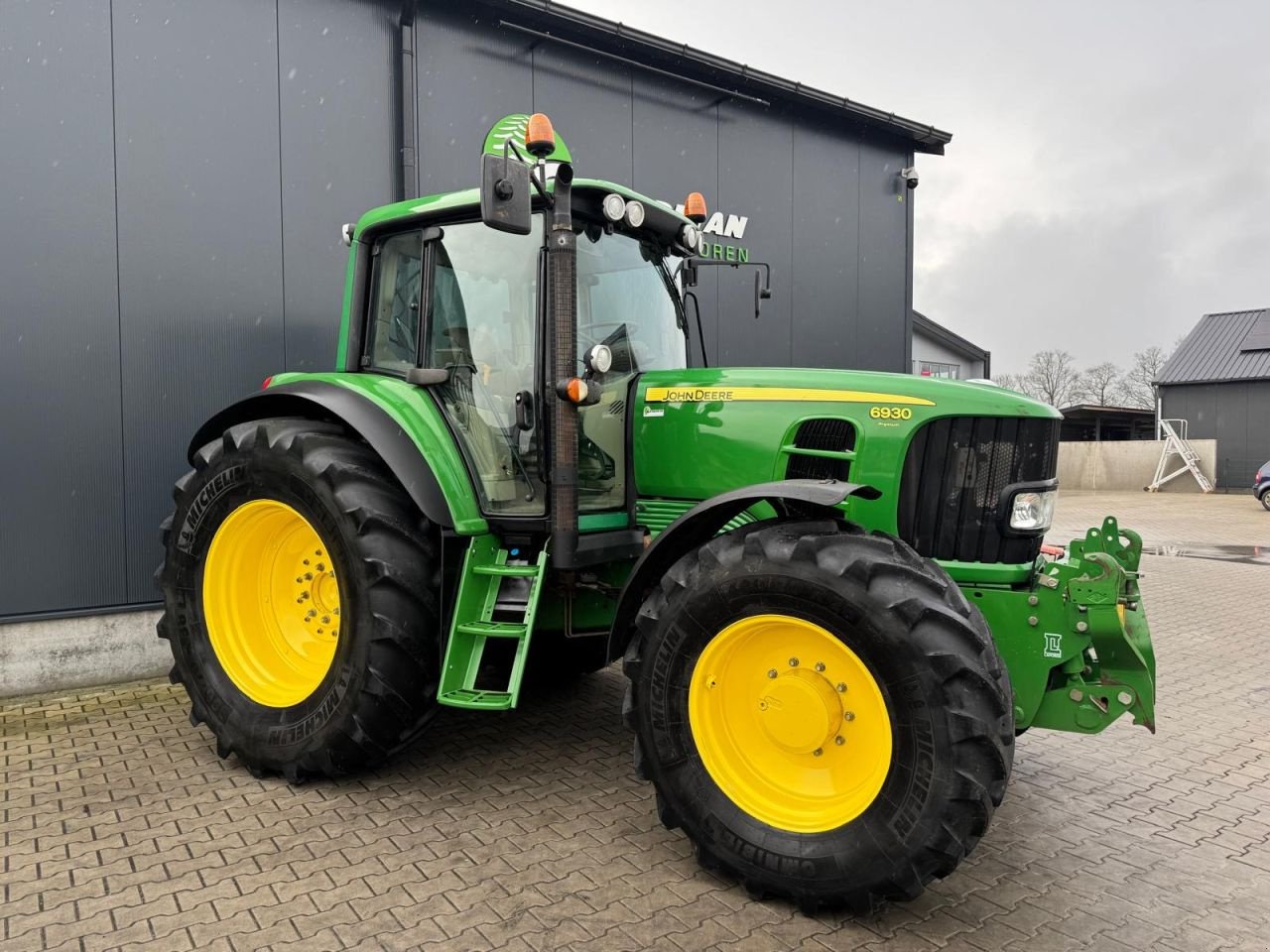 Traktor of the type John Deere 6930 Premium AQ, Gebrauchtmaschine in Daarle (Picture 4)