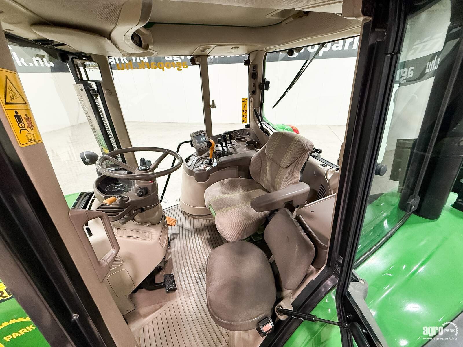 Traktor del tipo John Deere 6930 Premium, Gebrauchtmaschine en Csengele (Imagen 8)