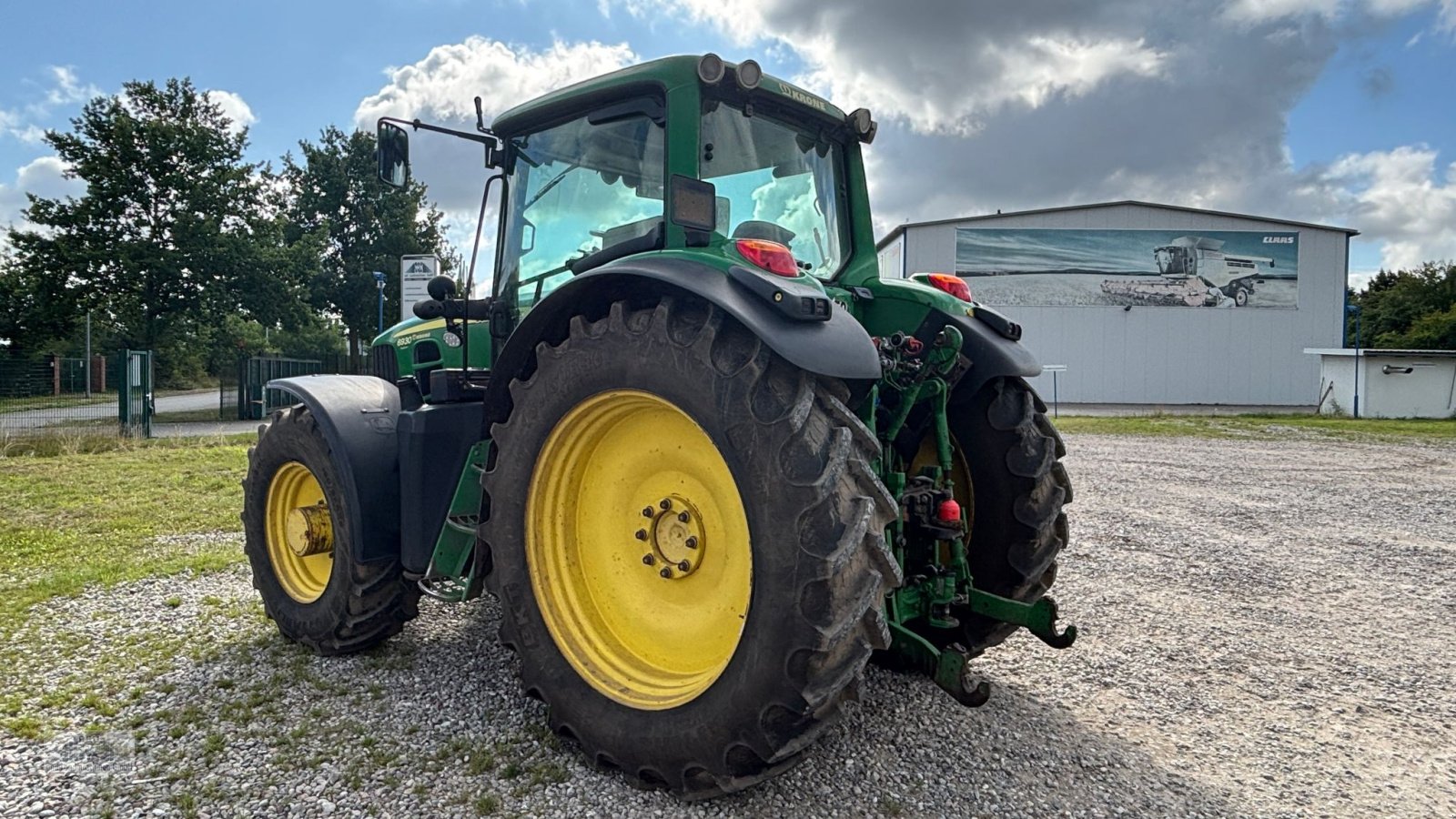 Traktor des Typs John Deere 6930 Premium, Gebrauchtmaschine in Stralendorf (Bild 2)