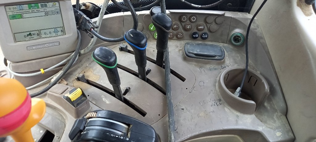 Traktor of the type John Deere 6930 PREMIUM, Gebrauchtmaschine in SAINT-HILAIRE-EN-PUISEAUX (Picture 11)