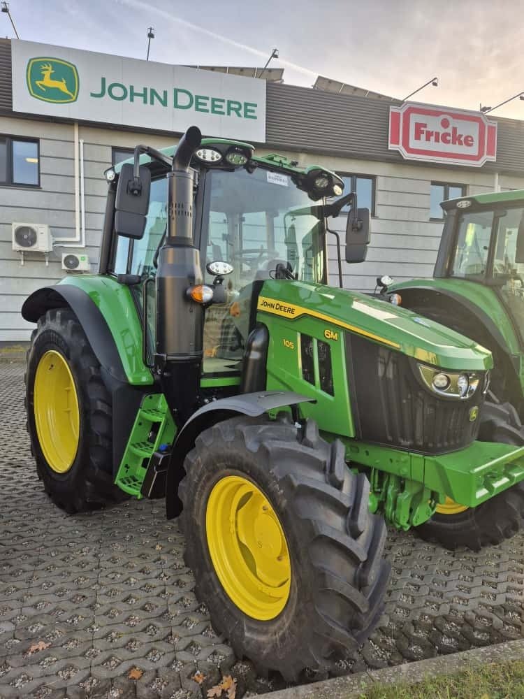 Traktor typu John Deere 6M 105, Neumaschine v Mrągowo (Obrázek 1)