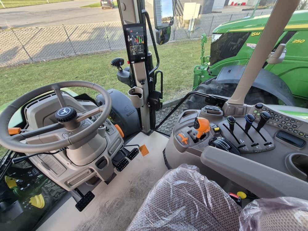 Traktor typu John Deere 6M 105, Neumaschine v Mrągowo (Obrázek 5)