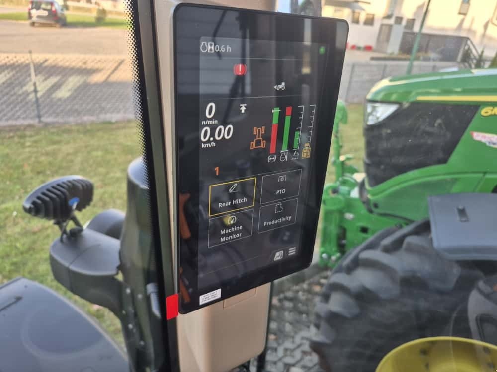 Traktor typu John Deere 6M 105, Neumaschine v Mrągowo (Obrázek 7)