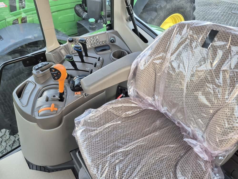 Traktor typu John Deere 6M 105, Neumaschine v Mrągowo (Obrázek 10)