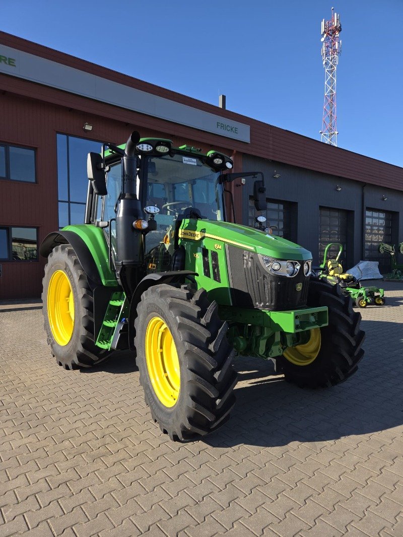 Traktor typu John Deere 6M 105, Neumaschine v Mrągowo (Obrázek 1)