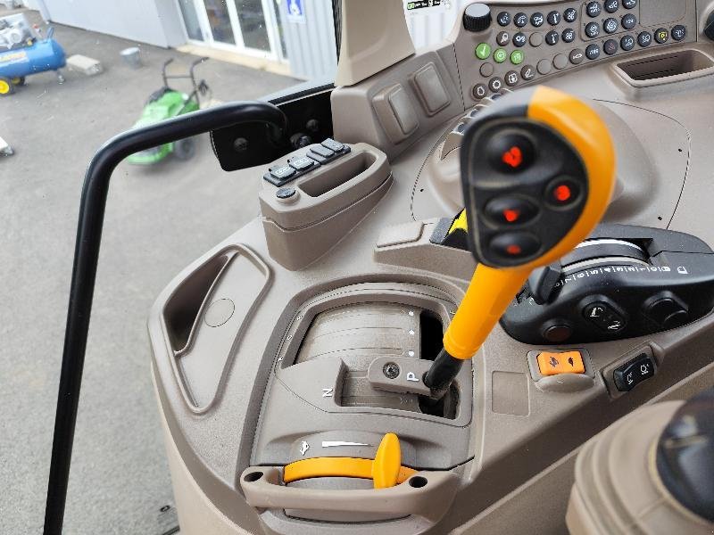 Traktor типа John Deere 6M 115, Gebrauchtmaschine в SAINT GENEST D'AMBIERE (Фотография 11)