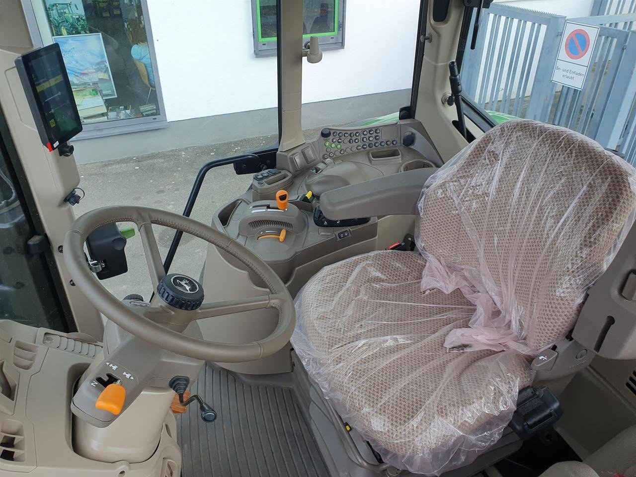 Traktor типа John Deere 6M 125 IVT *AKTION*, Neumaschine в Niederkirchen (Фотография 10)