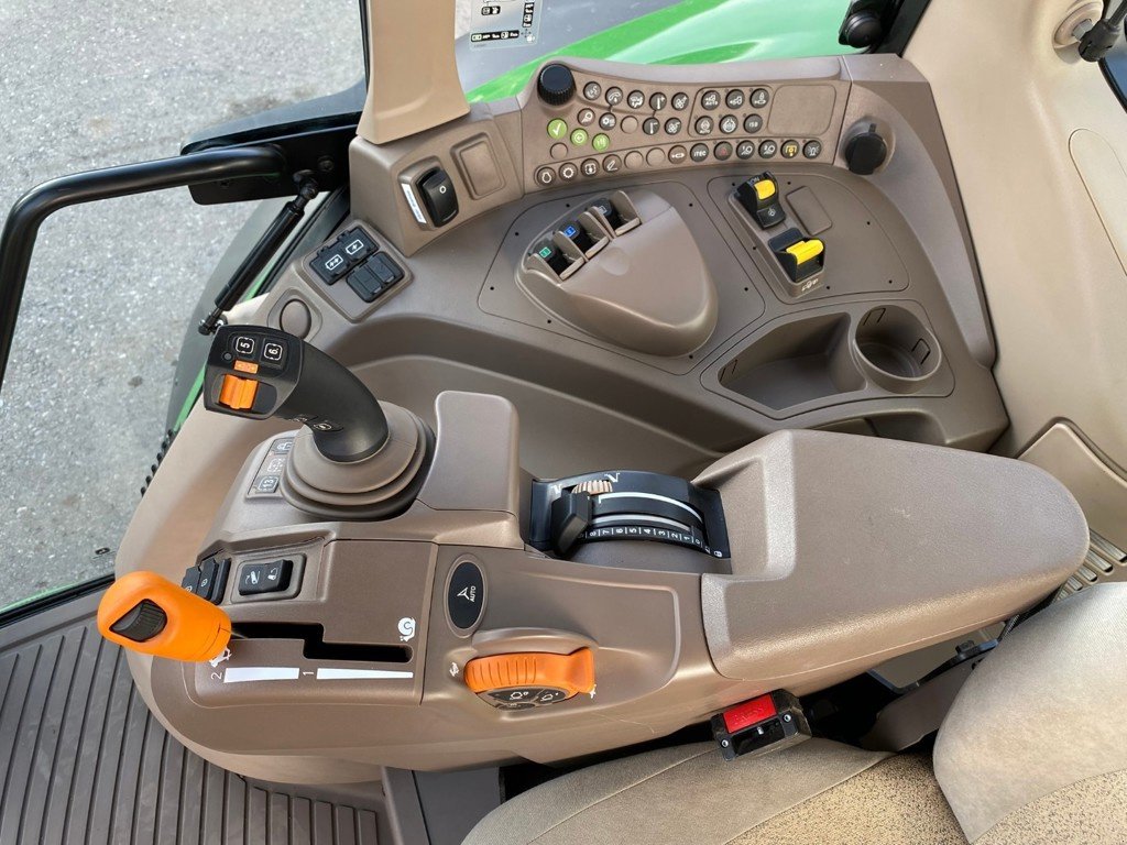 Traktor typu John Deere 6M 125, Ausstellungsmaschine v Eichberg (Obrázek 10)