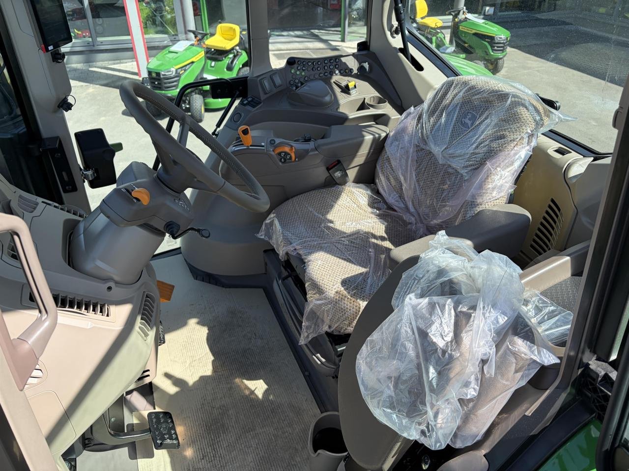 Traktor du type John Deere 6M 125, Neumaschine en Niederkirchen (Photo 11)