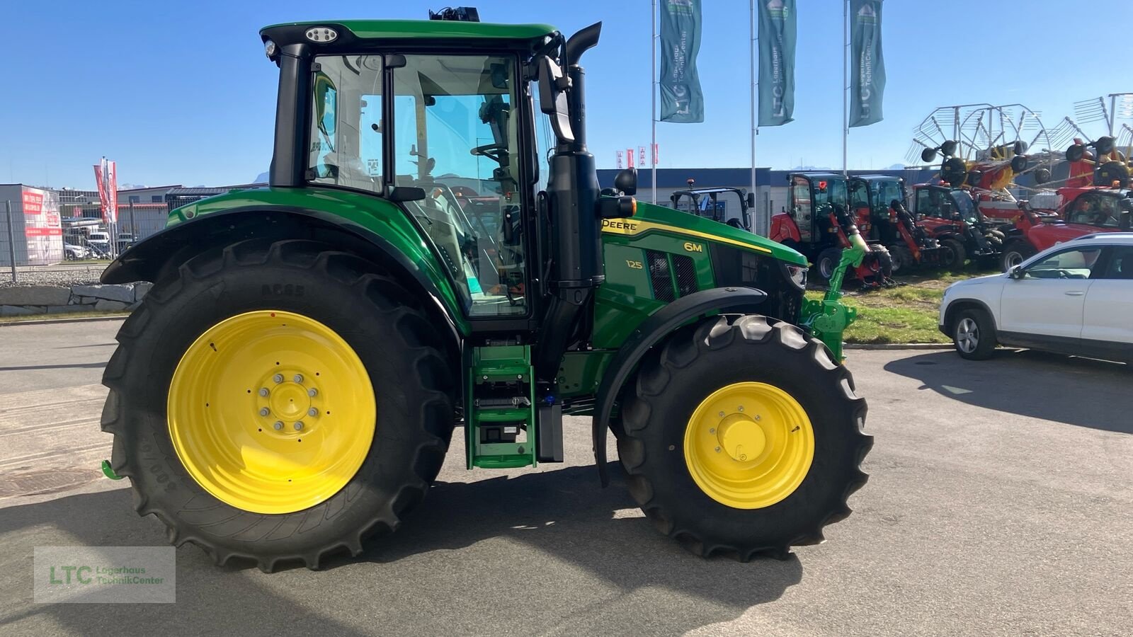 Traktor des Typs John Deere 6M 125, Neumaschine in Redlham (Bild 8)