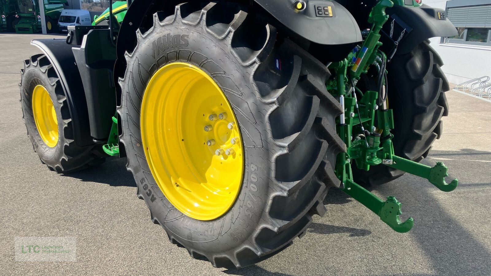 Traktor des Typs John Deere 6M 125, Neumaschine in Redlham (Bild 17)