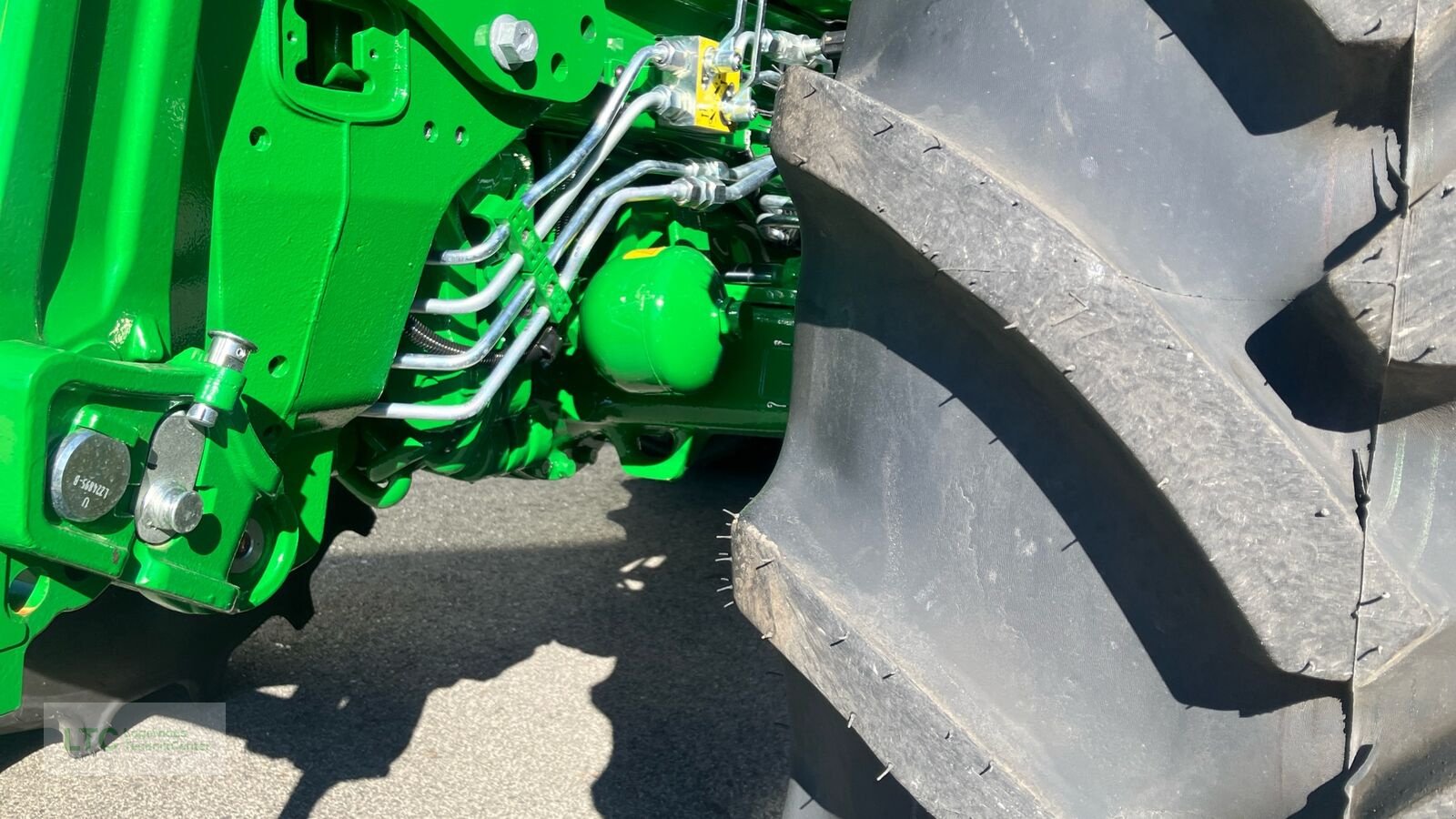 Traktor des Typs John Deere 6M 125, Neumaschine in Redlham (Bild 12)