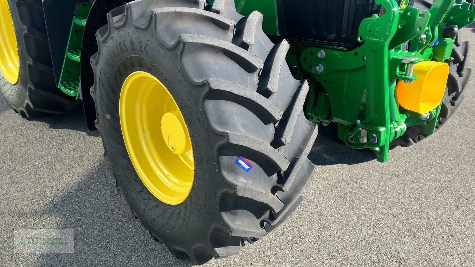 Traktor des Typs John Deere 6M 125, Neumaschine in Redlham (Bild 15)