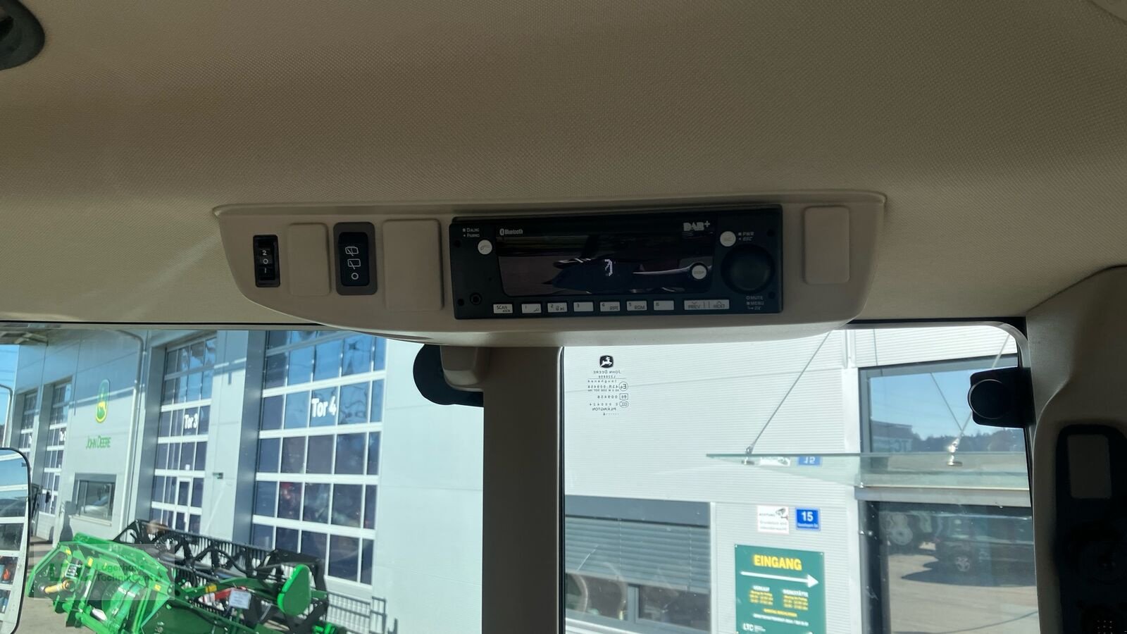 Traktor des Typs John Deere 6M 125, Neumaschine in Redlham (Bild 14)