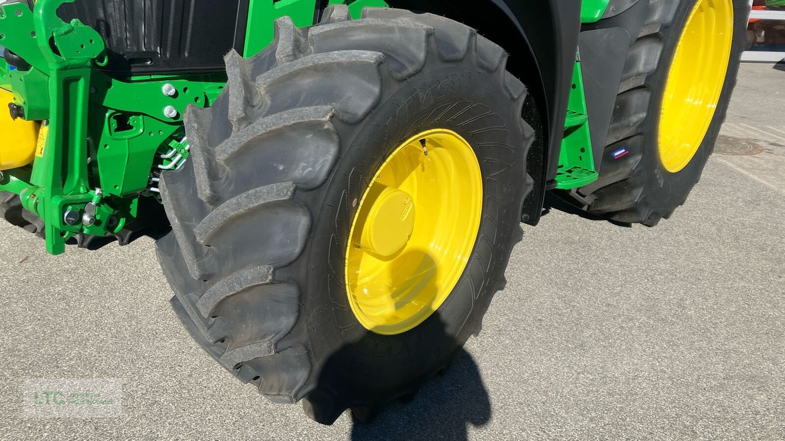 Traktor des Typs John Deere 6M 125, Neumaschine in Redlham (Bild 18)