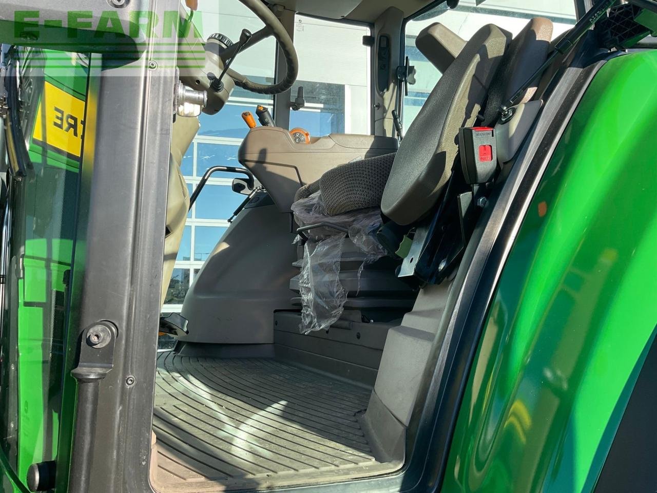 Traktor van het type John Deere 6M 145, Gebrauchtmaschine in REDLHAM (Foto 12)