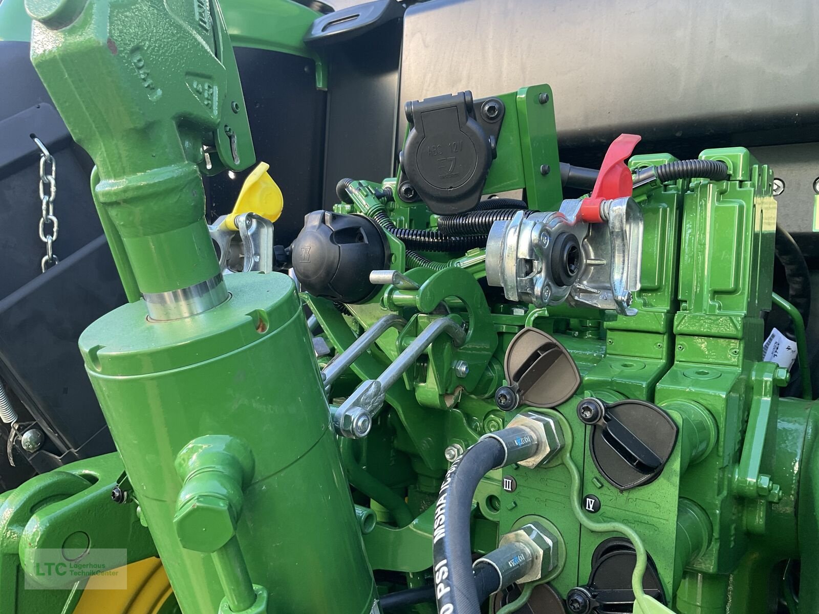 Traktor typu John Deere 6M 145, Vorführmaschine v Redlham (Obrázek 25)