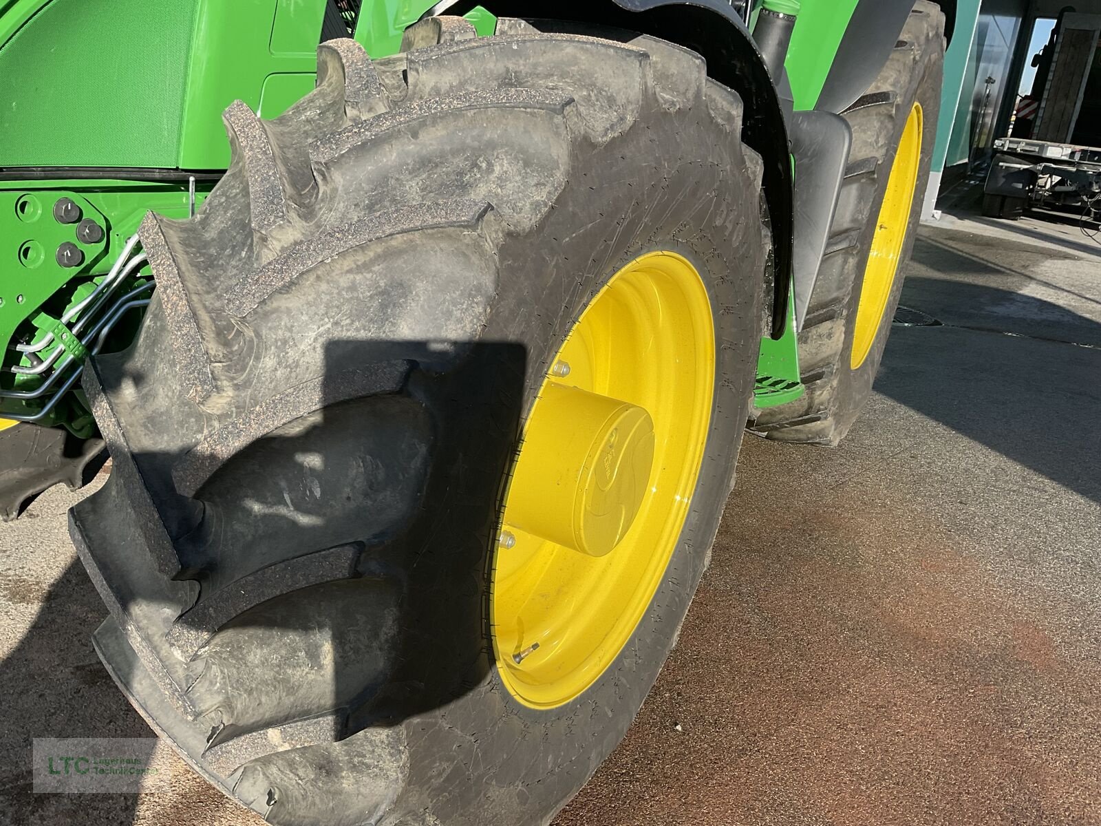 Traktor typu John Deere 6M 145, Vorführmaschine v Redlham (Obrázek 19)