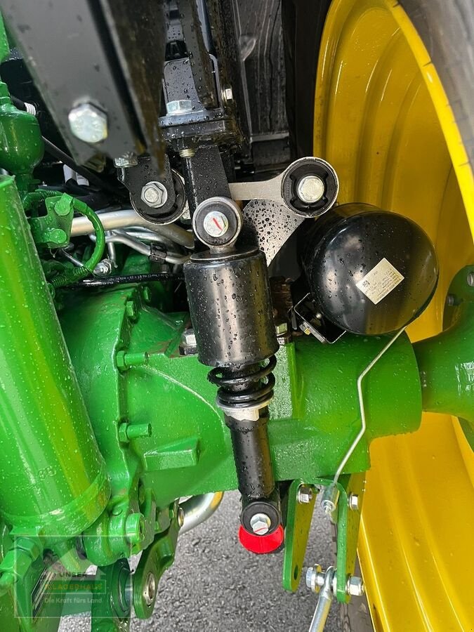 Traktor des Typs John Deere 6M 150, Neumaschine in Enns (Bild 10)