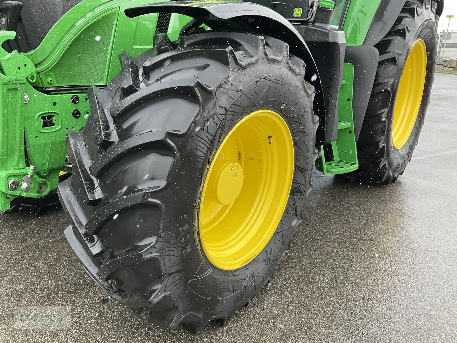 Traktor des Typs John Deere 6M 150, Neumaschine in Korneuburg (Bild 18)