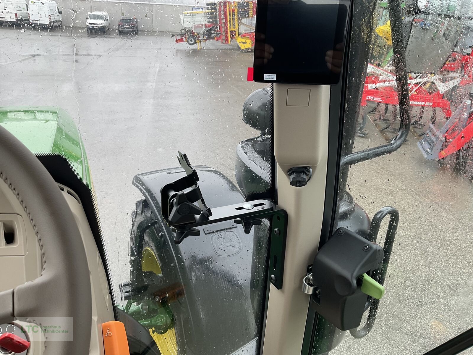 Traktor des Typs John Deere 6M 150, Neumaschine in Korneuburg (Bild 22)