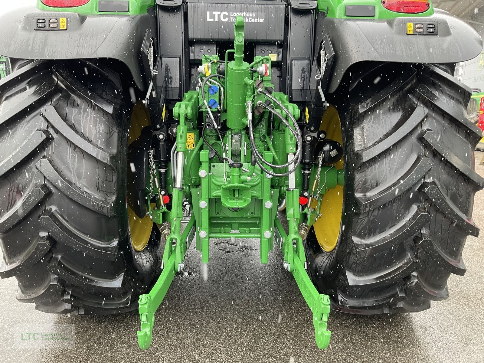 Traktor des Typs John Deere 6M 150, Neumaschine in Korneuburg (Bild 14)