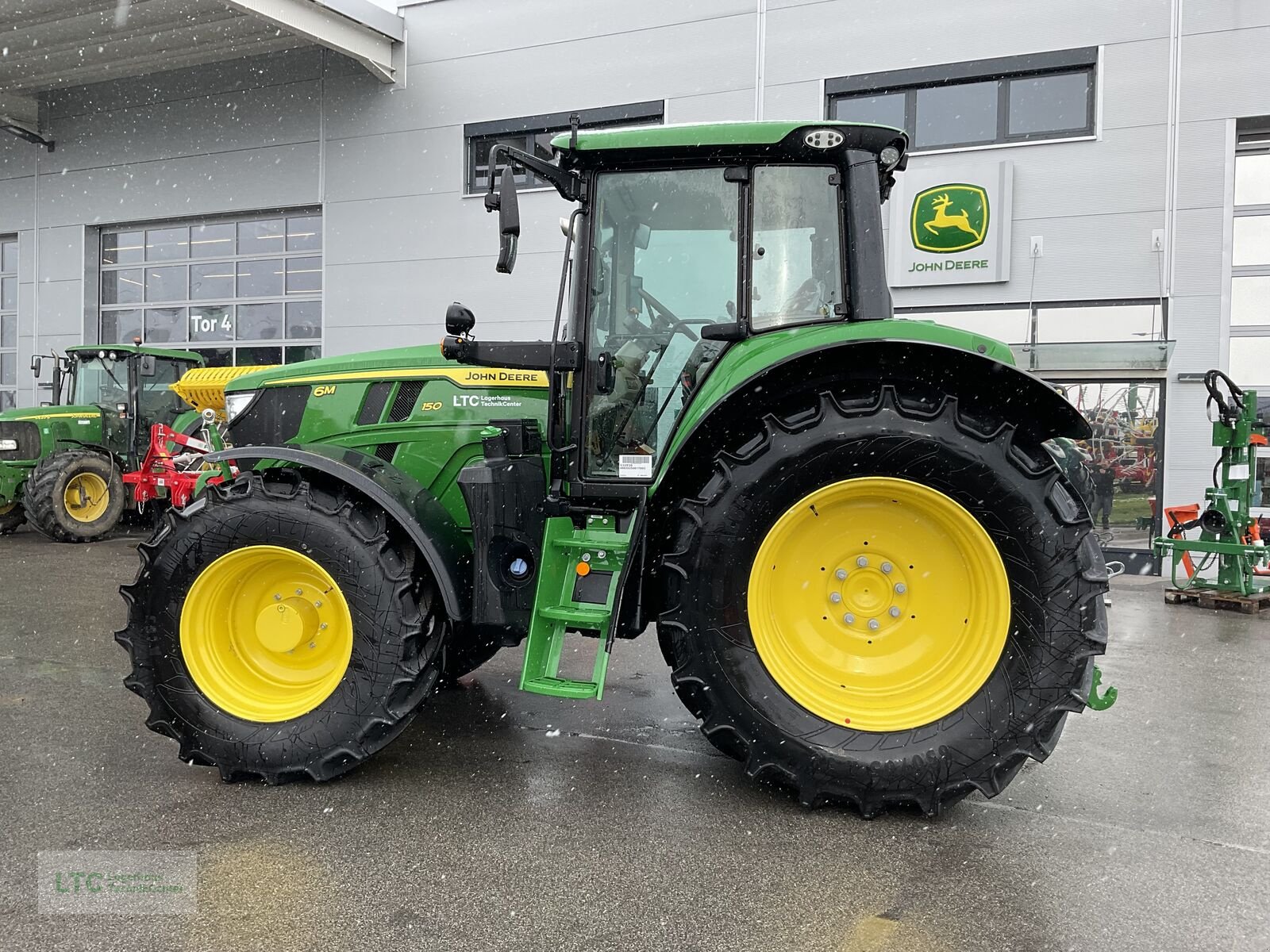 Traktor des Typs John Deere 6M 150, Neumaschine in Korneuburg (Bild 10)