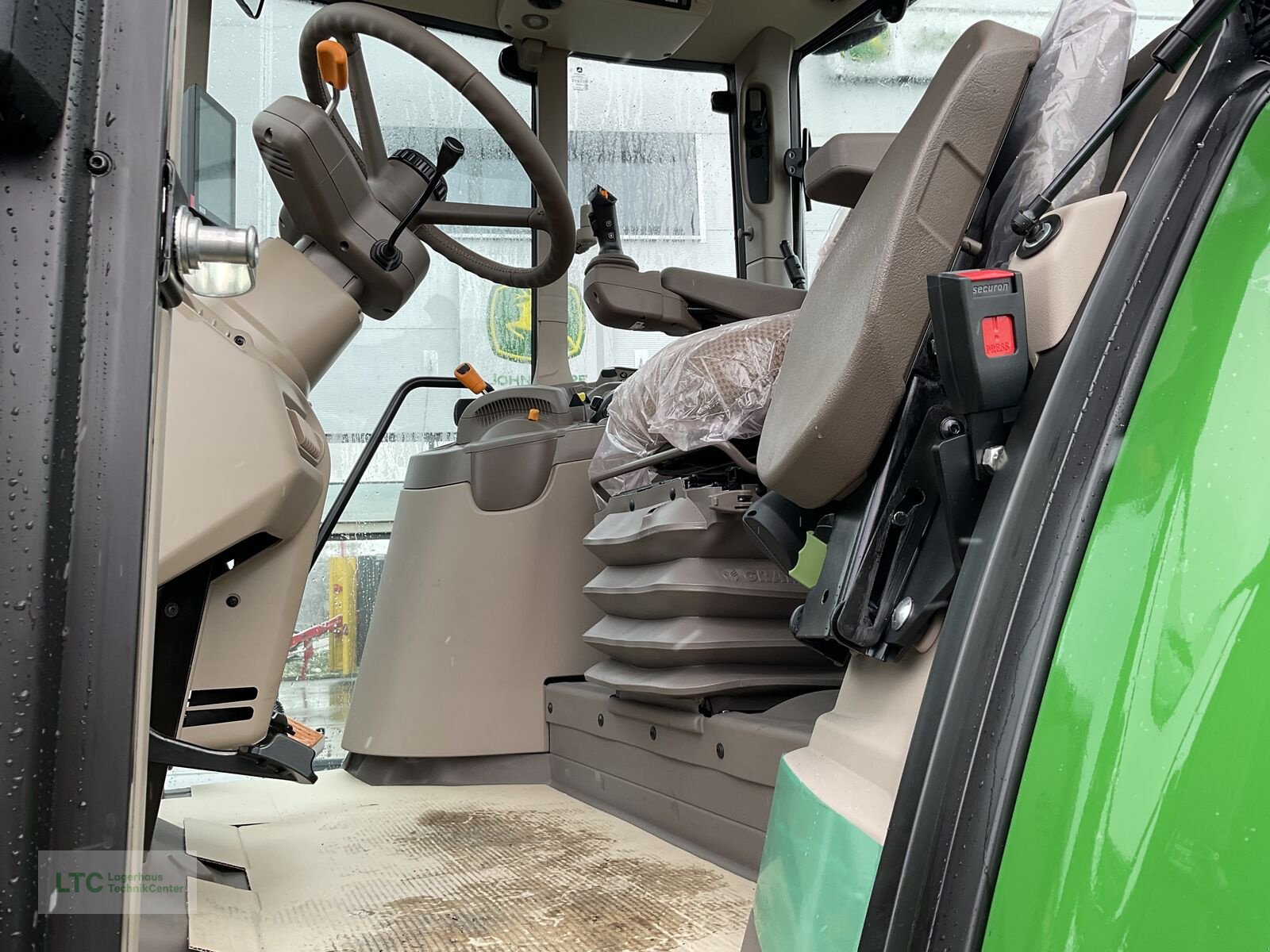 Traktor des Typs John Deere 6M 150, Neumaschine in Korneuburg (Bild 5)