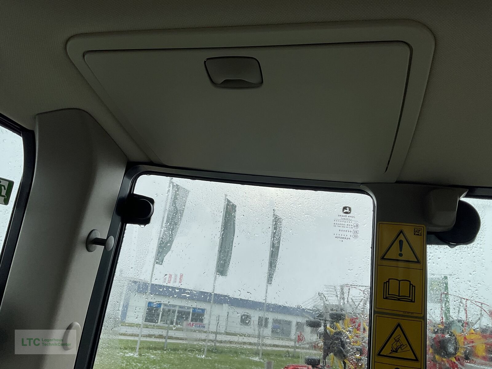 Traktor des Typs John Deere 6M 150, Neumaschine in Korneuburg (Bild 30)