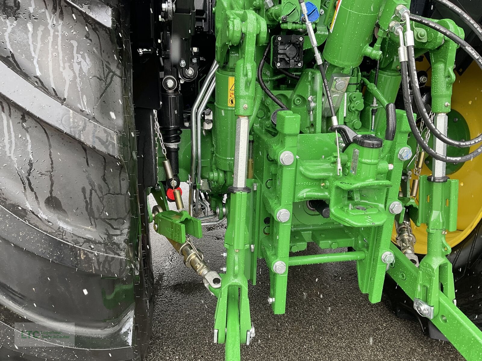 Traktor des Typs John Deere 6M 150, Neumaschine in Korneuburg (Bild 29)