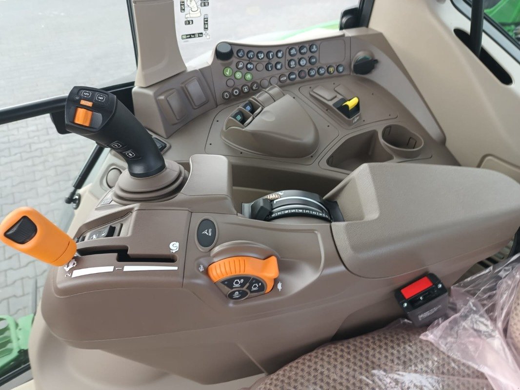 Traktor typu John Deere 6M 155, Neumaschine v Mrągowo (Obrázek 11)