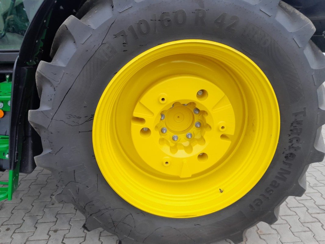 Traktor typu John Deere 6M 155, Neumaschine v Mrągowo (Obrázek 12)