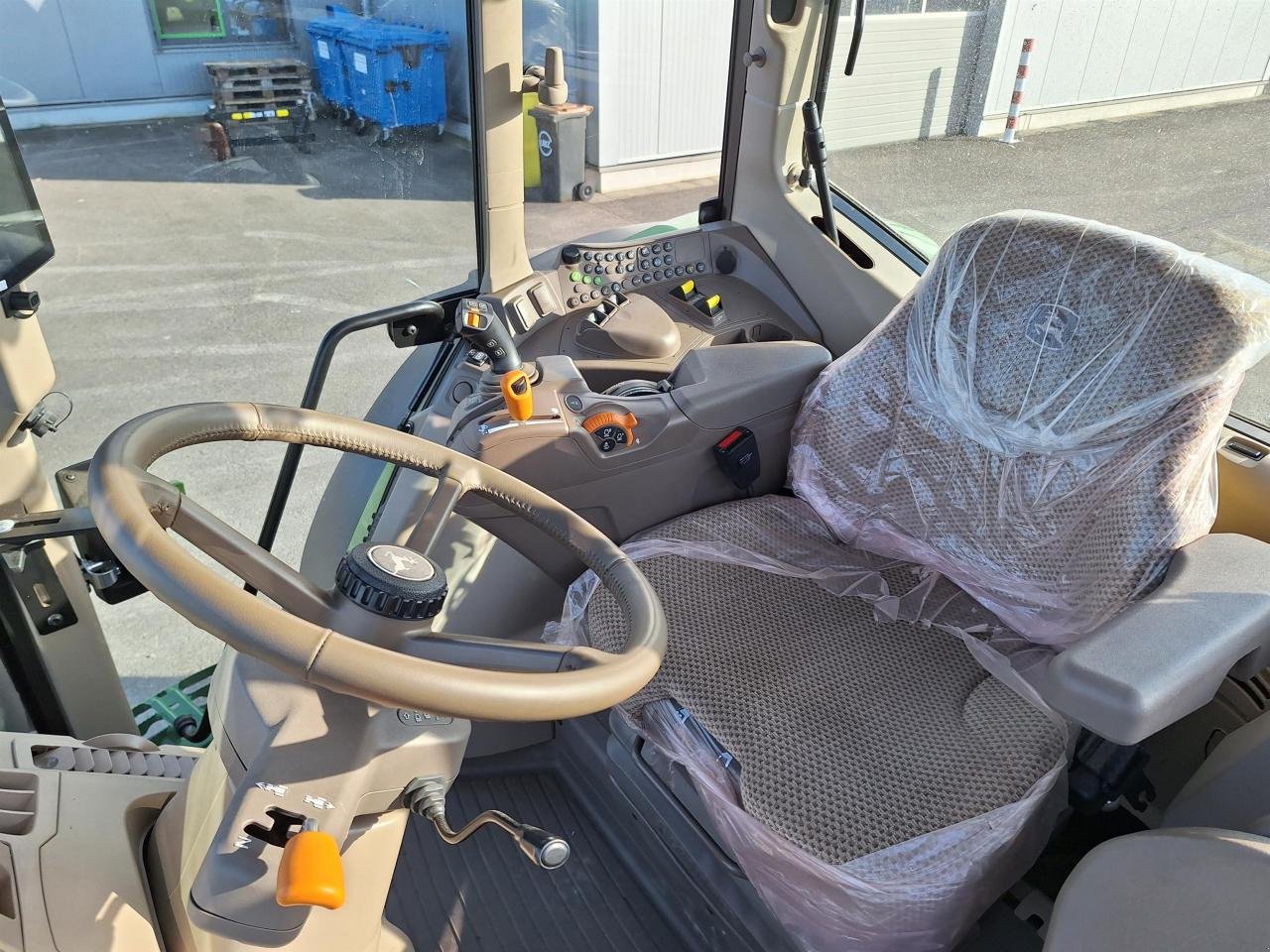 Traktor типа John Deere 6M 165 Demo, Neumaschine в Zweibrücken (Фотография 14)