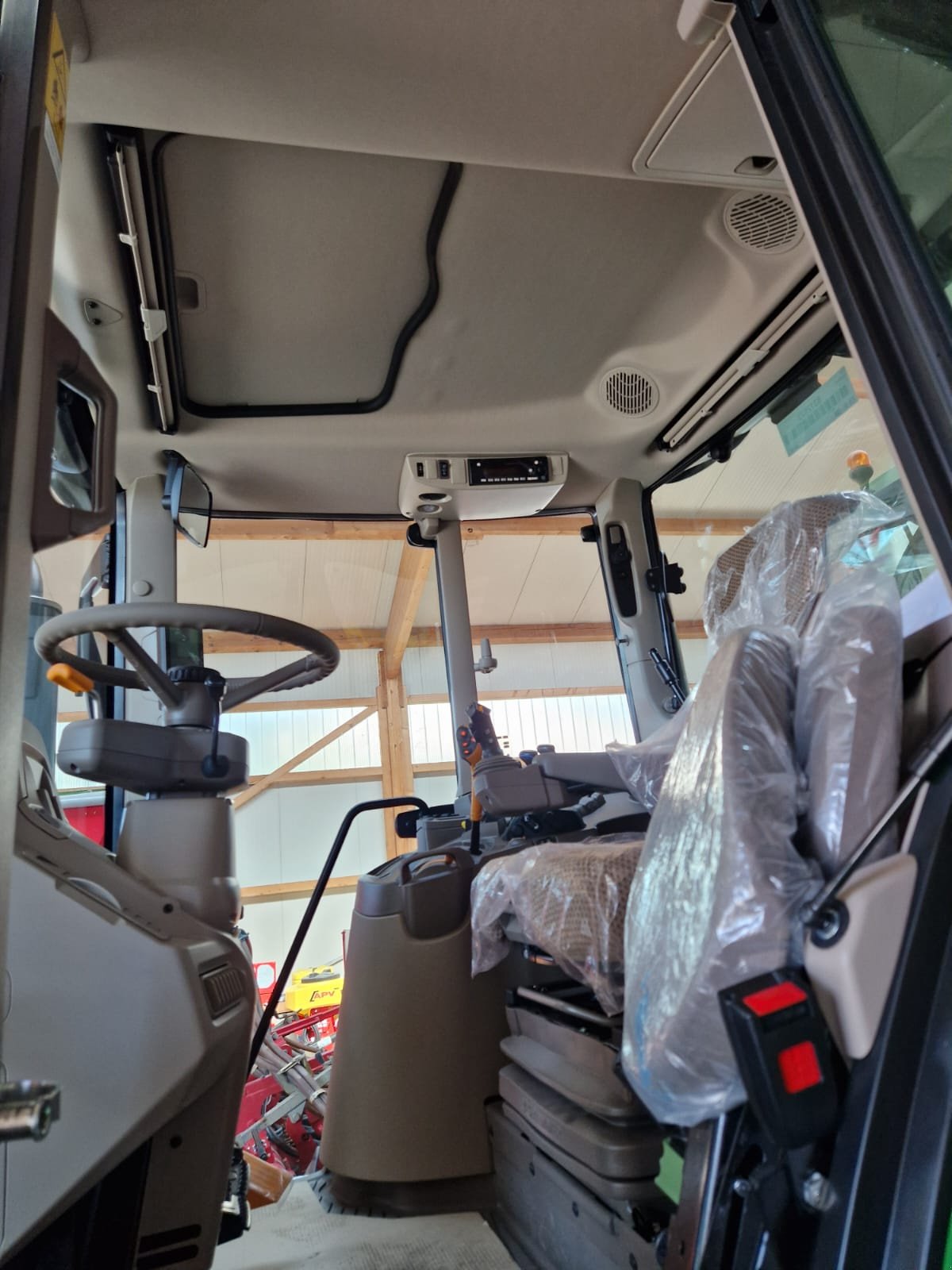 Traktor des Typs John Deere 6M 165, Neumaschine in Bad Sobernheim (Bild 10)